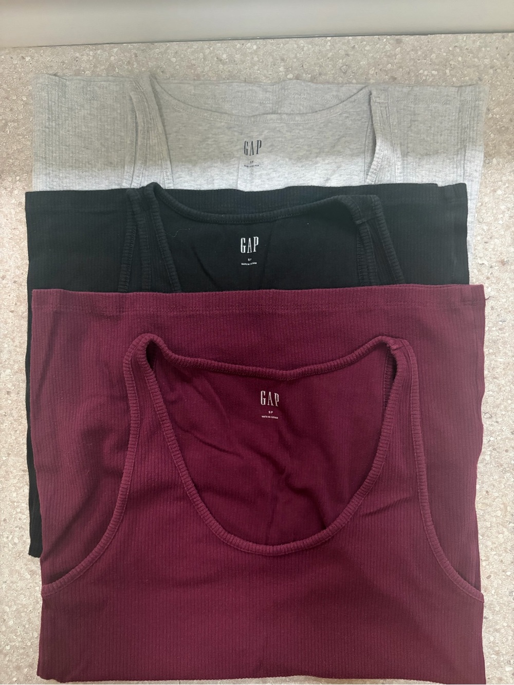 Gap bundle of 3 stretchy ribbed tanks